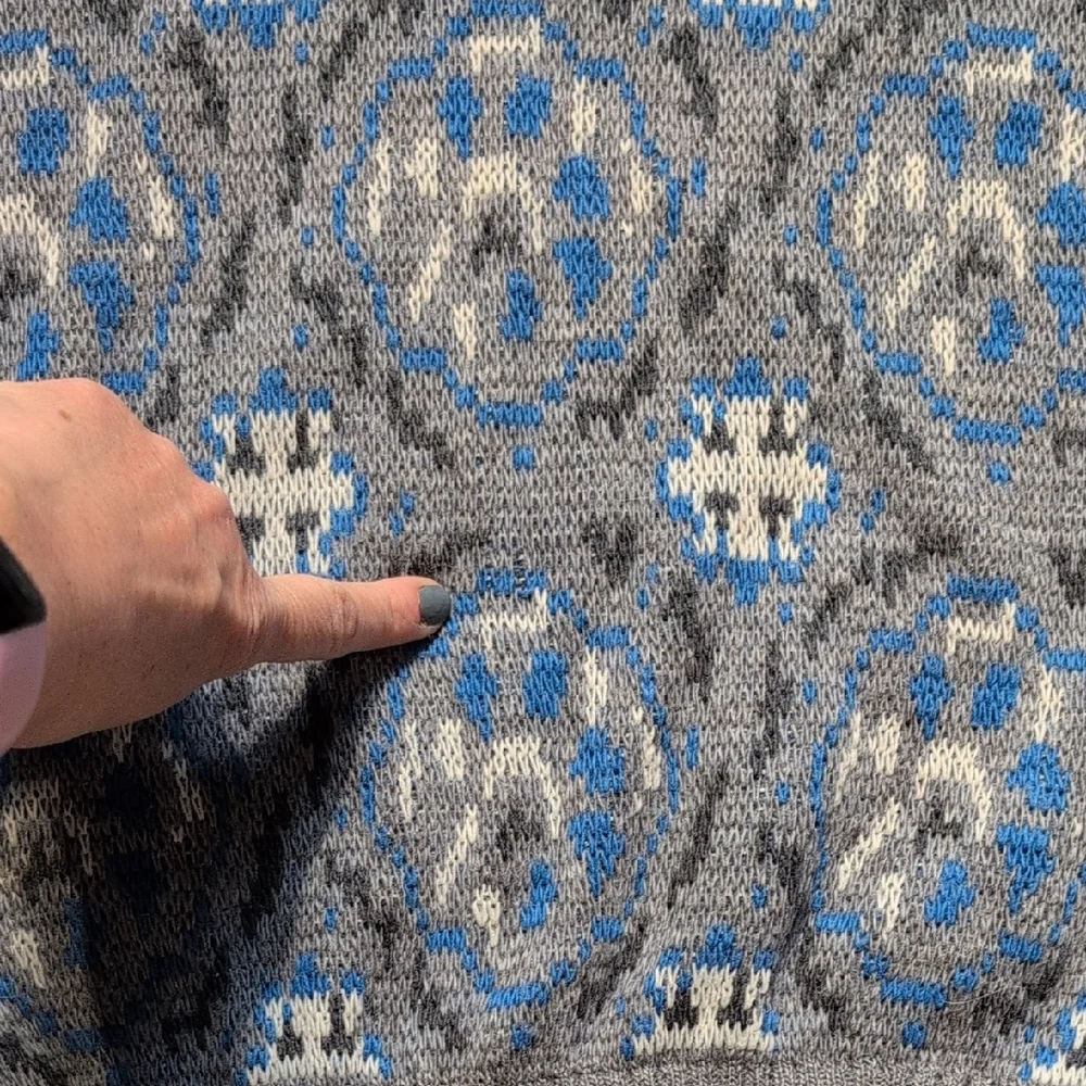 Vintage Blue and Gray Geometric Crewneck Sweater - Picture 8 of 10